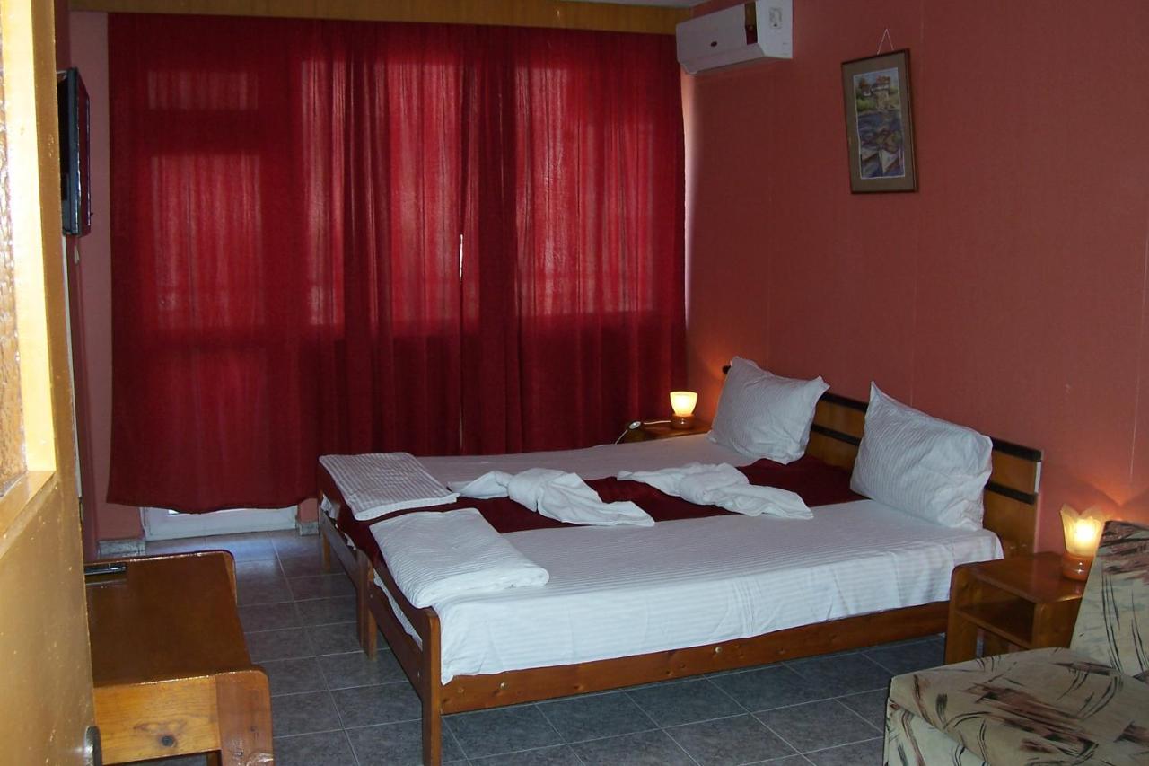 Nelly Guest House Ravda Exterior photo